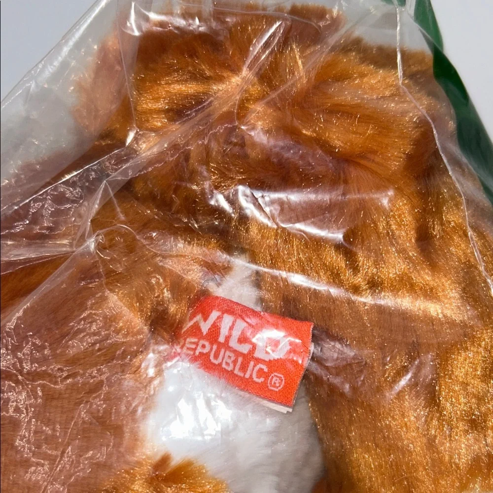 Charming Fox Plush Toy - Brown and White - Picture 4 of 7